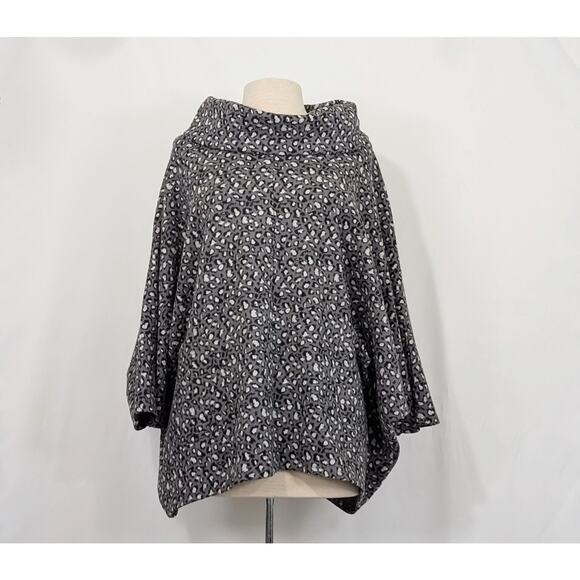 Habitat Clothes to Live In Poncho The Wild Gray Animal Print Misses Size L New - Picture 1 of 8